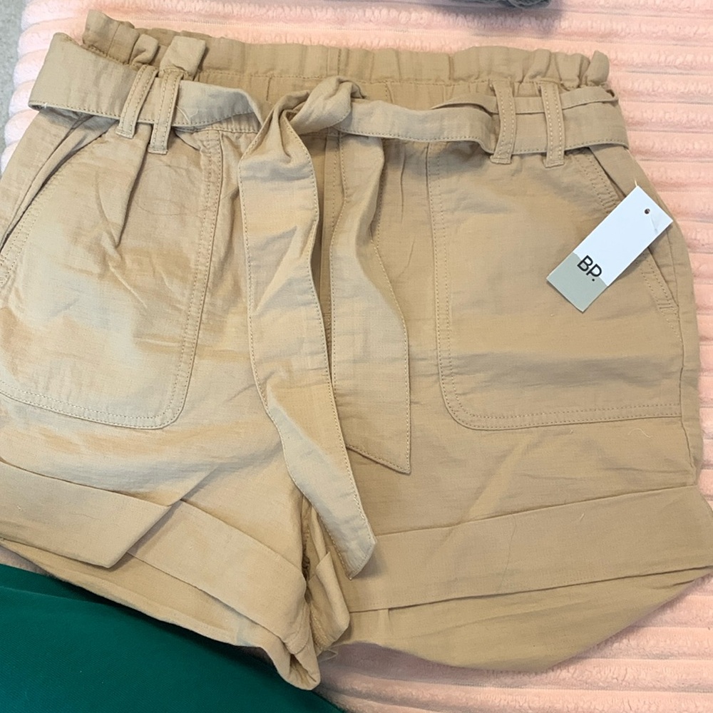 Bp tan sesame shorts size small new with tags